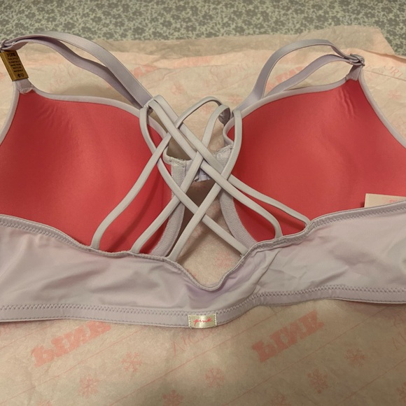 Various Styles of Bras - Picture 8 of 16
